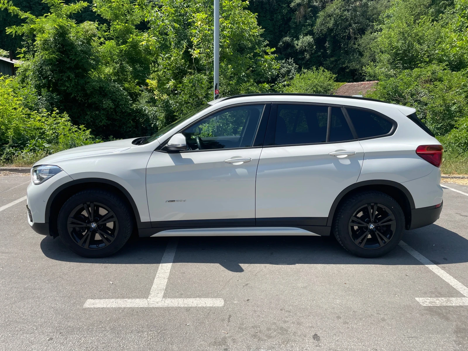BMW X1   Швейцария M Full Headup KeylessGo Реални км ! - изображение 5