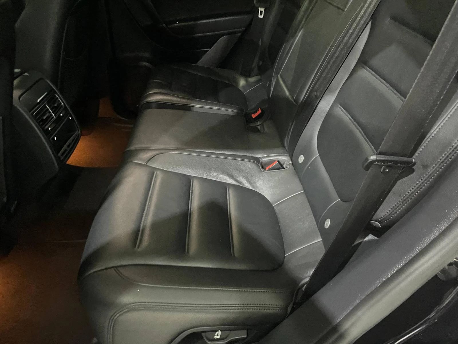 VW Touareg 3.0 TDI 4motin ! Exclusive ! FaceLift !, снимка 10 - Автомобили и джипове - 54150014