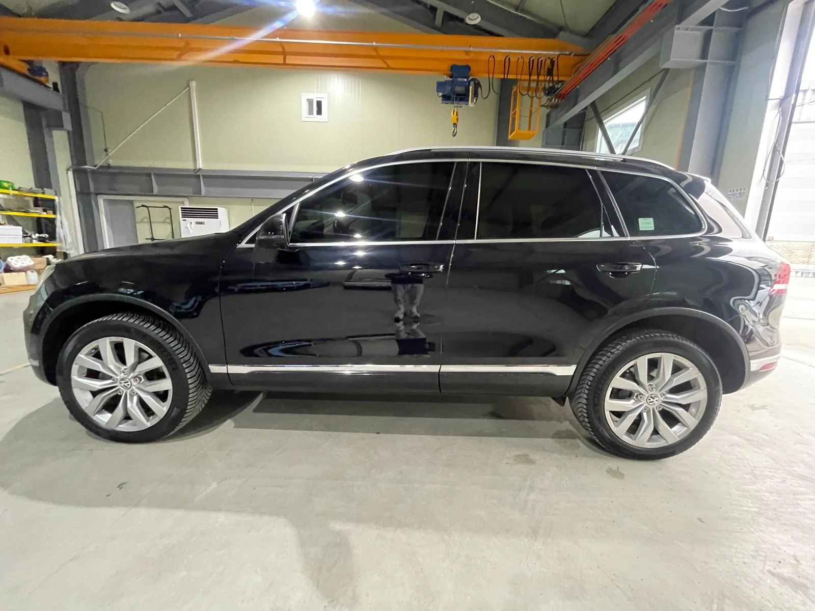 VW Touareg 3.0 TDI 4motin ! Exclusive ! FaceLift !, снимка 4 - Автомобили и джипове - 54150014
