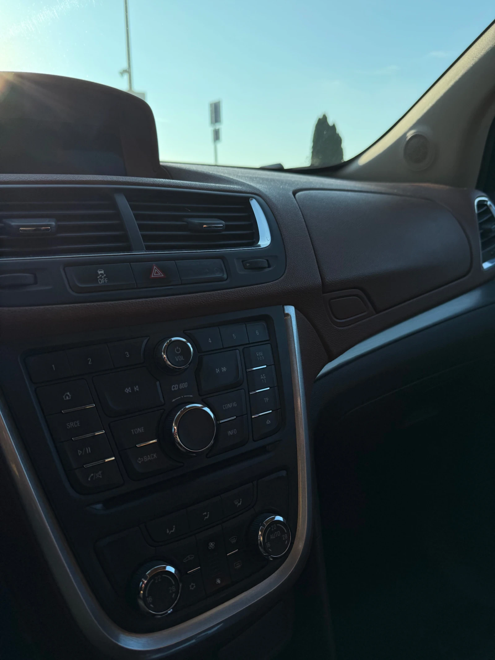 Opel Mokka, снимка 10 - Автомобили и джипове - 54316099