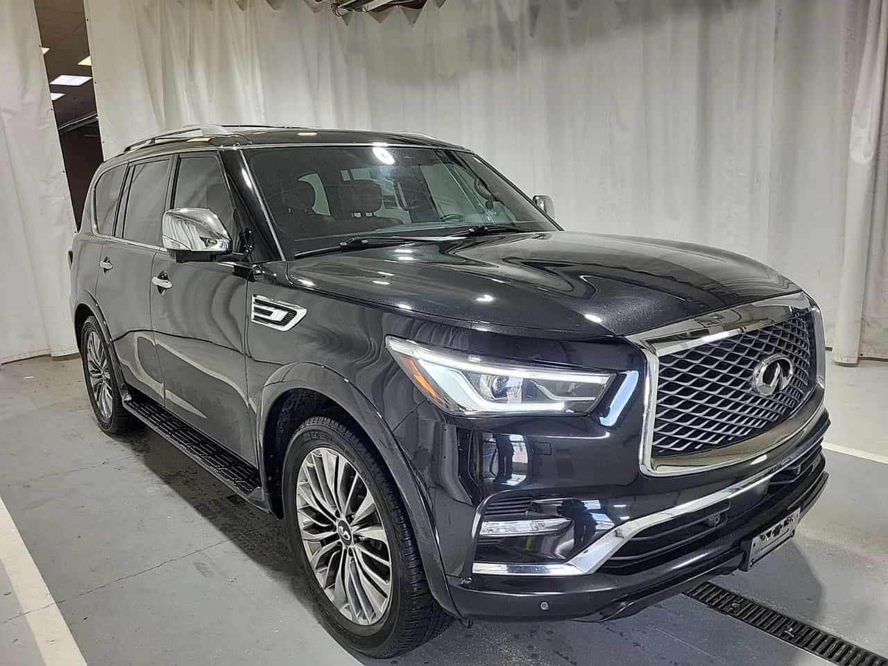 Infiniti QX80 LUXE| ОТ ПРЕДСТАВИТЕЛСТВО| DISTRONIC| ОБДУХ| ПОДГР, снимка 2 - Автомобили и джипове - 54497443