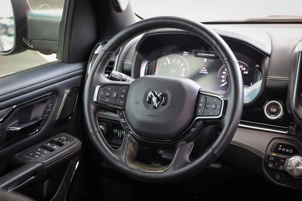 Dodge RAM 1500 Limited Crew Cab 4WD, снимка 11 - Автомобили и джипове - 54611833