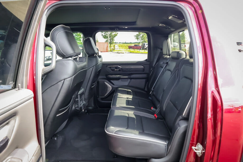 Dodge RAM 1500 Limited Crew Cab 4WD, снимка 15 - Автомобили и джипове - 54611833