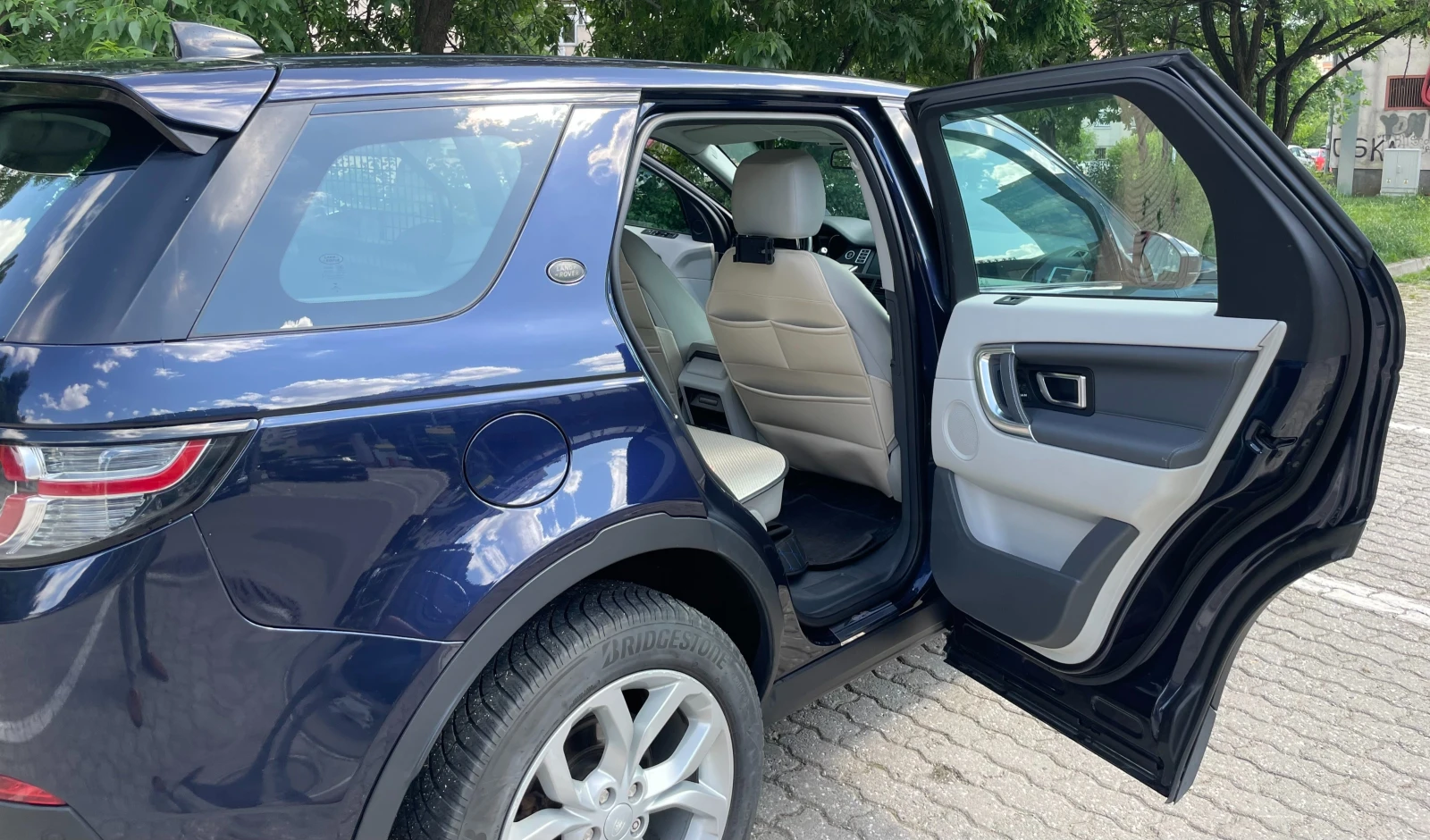 Land Rover Discovery Sport, снимка 8 - Автомобили и джипове - 54886297