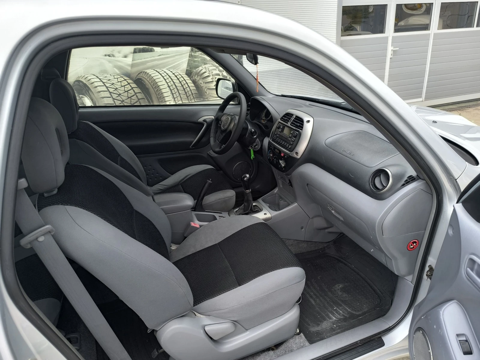 Toyota Rav4 2.0d4d, снимка 9 - Автомобили и джипове - 55211438