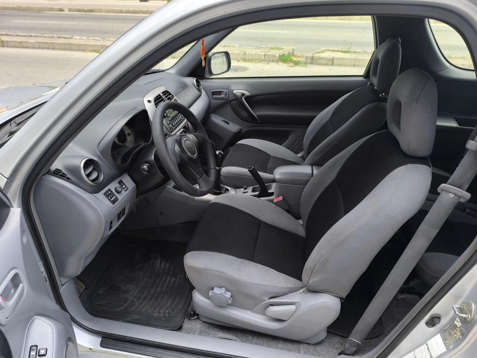 Toyota Rav4 2.0d4d, снимка 7 - Автомобили и джипове - 55211438