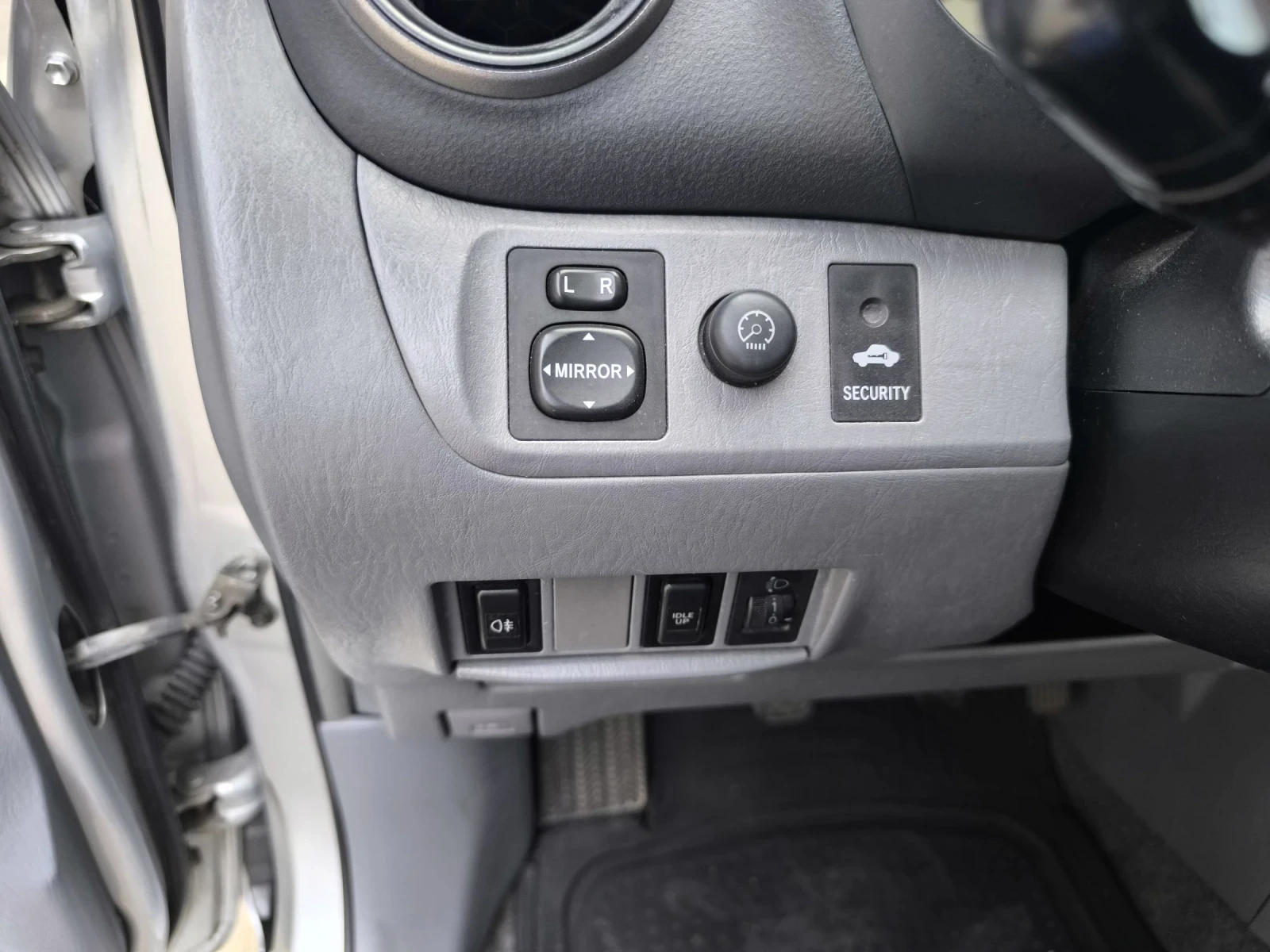 Toyota Rav4 2.0d4d, снимка 12 - Автомобили и джипове - 55211438