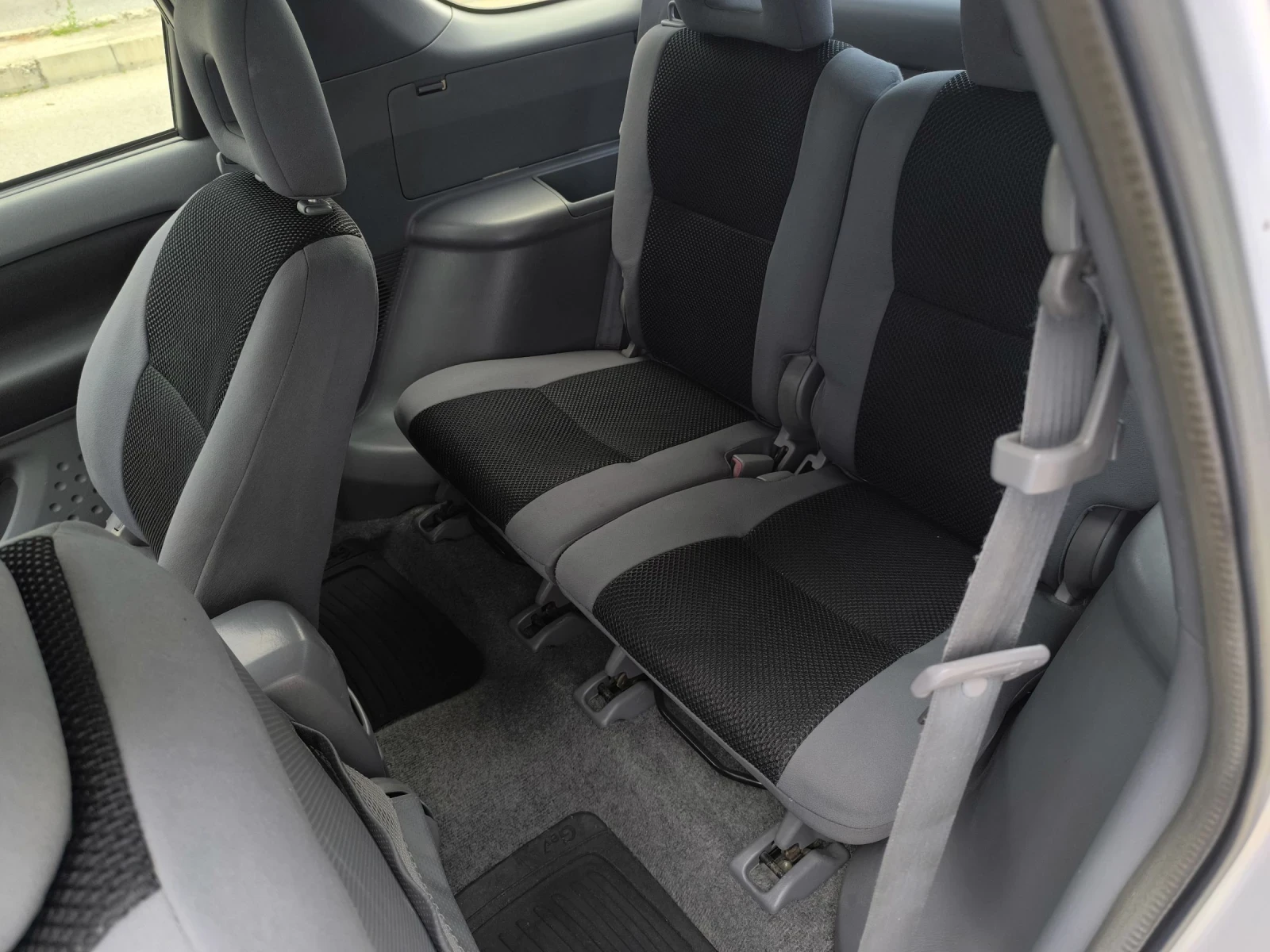 Toyota Rav4 2.0d4d, снимка 8 - Автомобили и джипове - 55211438