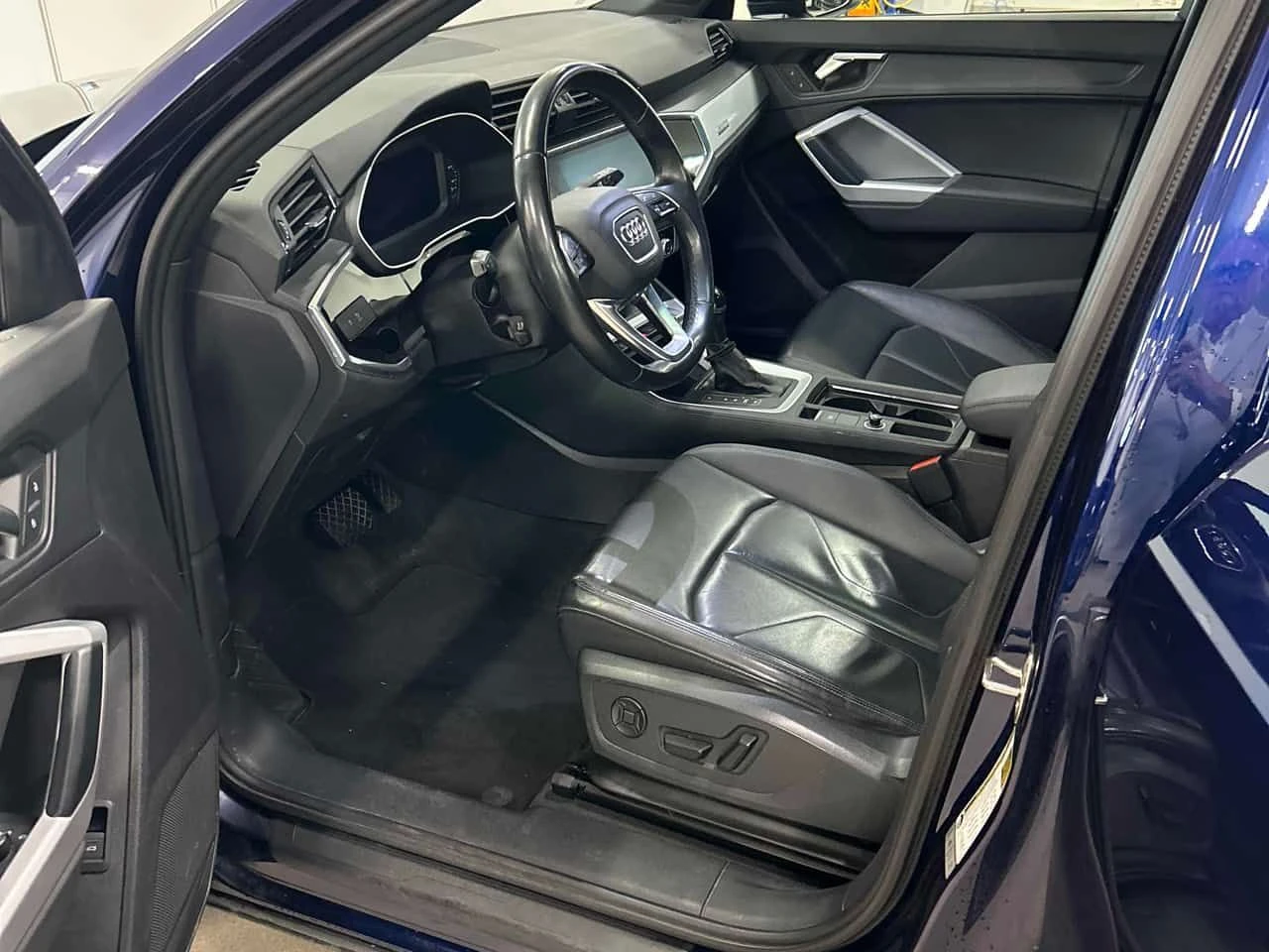 Audi Q3 * 45 TFSI quattro* 2 КЛЮЧА * БЕЗ ИНЦИДЕНТИ * , снимка 10 - Автомобили и джипове - 55245617