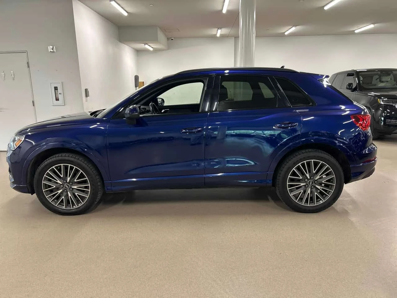 Audi Q3 * 45 TFSI quattro* 2 КЛЮЧА * БЕЗ ИНЦИДЕНТИ * , снимка 2 - Автомобили и джипове - 55245617