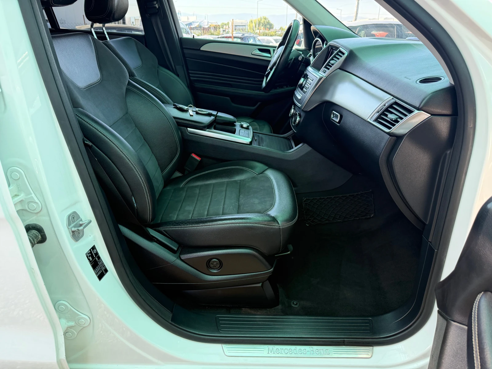 Mercedes-Benz ML 350 AMG  Вакуум, снимка 14 - Автомобили и джипове - 55483606