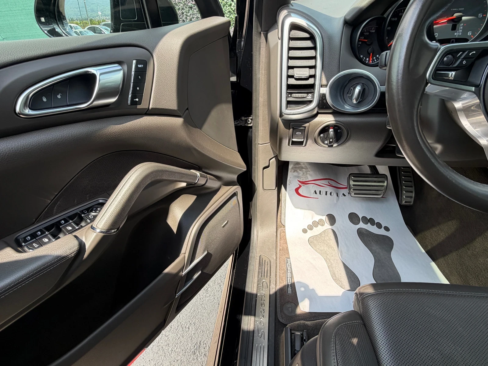 Porsche Cayenne GTS/MATRIX/BOSE/PANO/KEYLESS GO/СОБСТВЕН ЛИЗИНГ, снимка 17 - Автомобили и джипове - 55811441