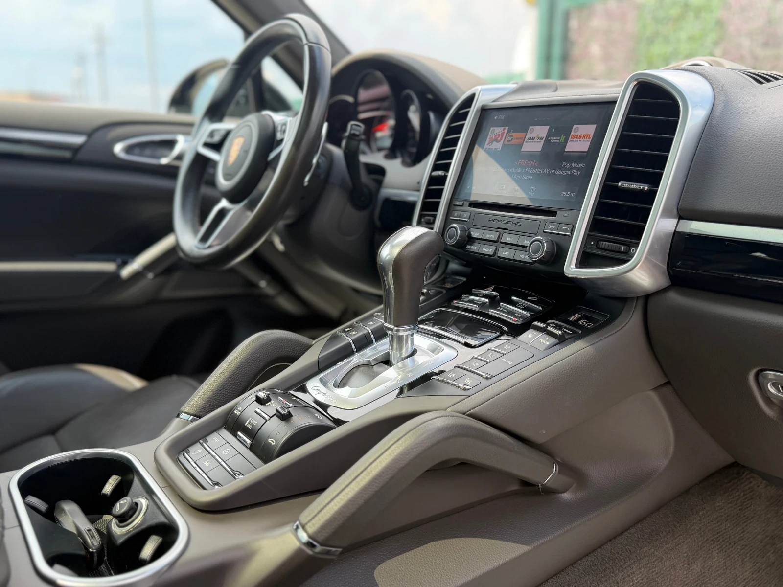 Porsche Cayenne GTS/MATRIX/BOSE/PANO/KEYLESS GO/СОБСТВЕН ЛИЗИНГ, снимка 13 - Автомобили и джипове - 55811441