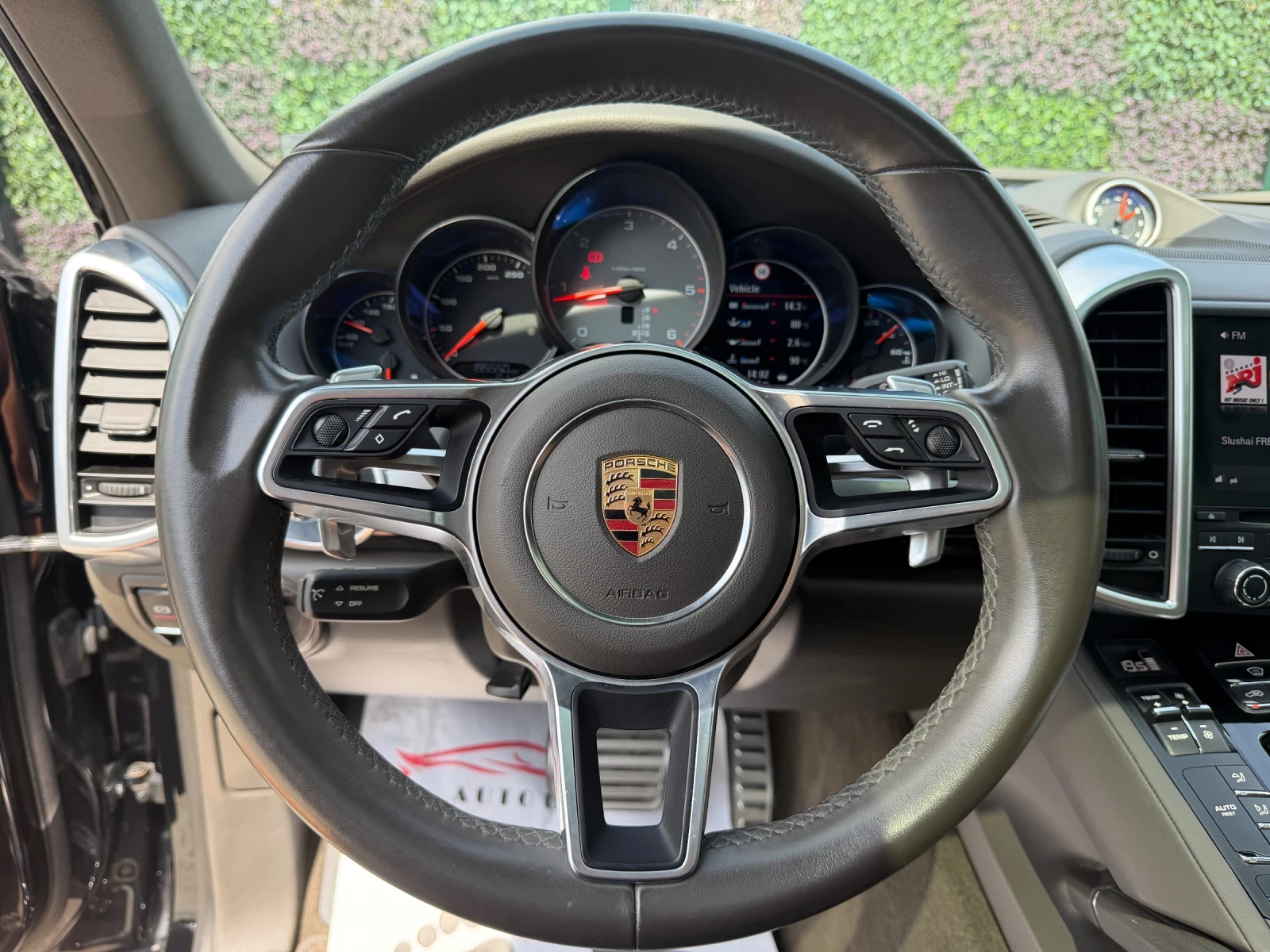 Porsche Cayenne GTS/MATRIX/BOSE/PANO/KEYLESS GO/СОБСТВЕН ЛИЗИНГ, снимка 10 - Автомобили и джипове - 55811441