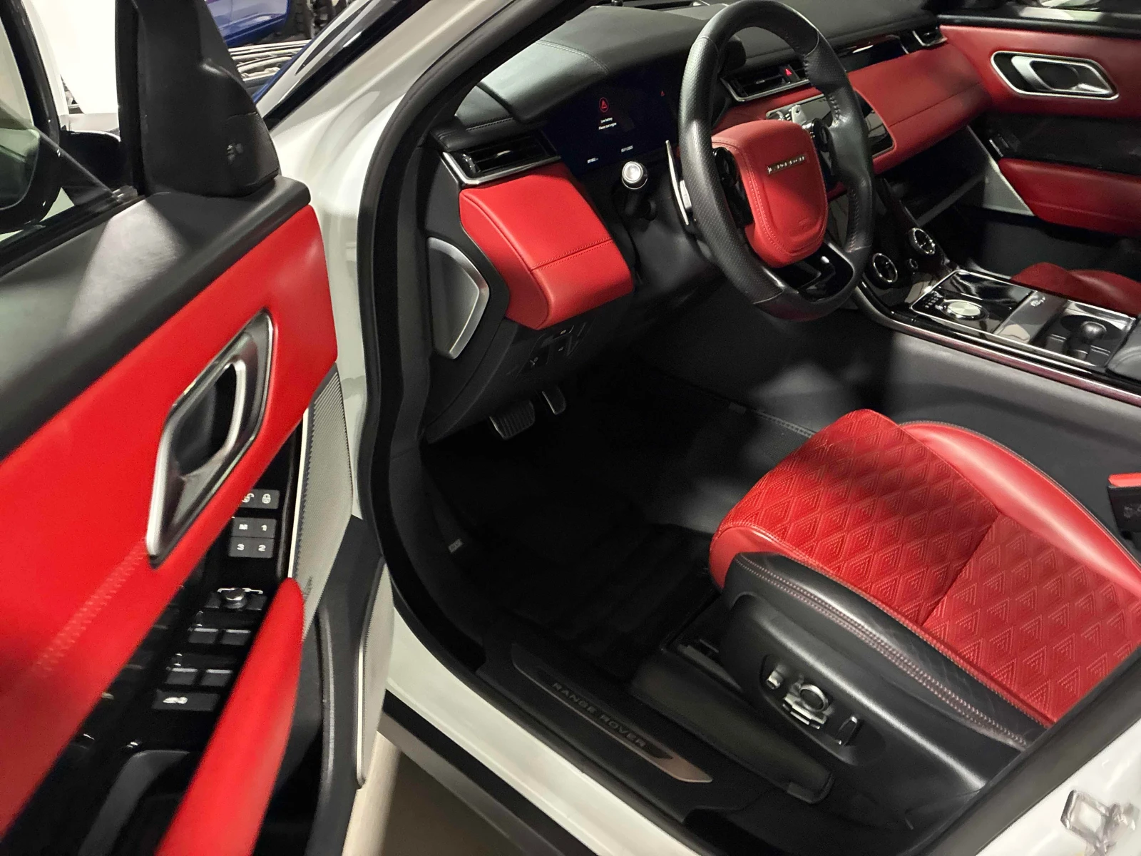 Land Rover Range Rover Velar * SV Autobiography Dynamic * CARFAX * ОПЦИЯ ЗА ФИН, снимка 5 - Автомобили и джипове - 55939992