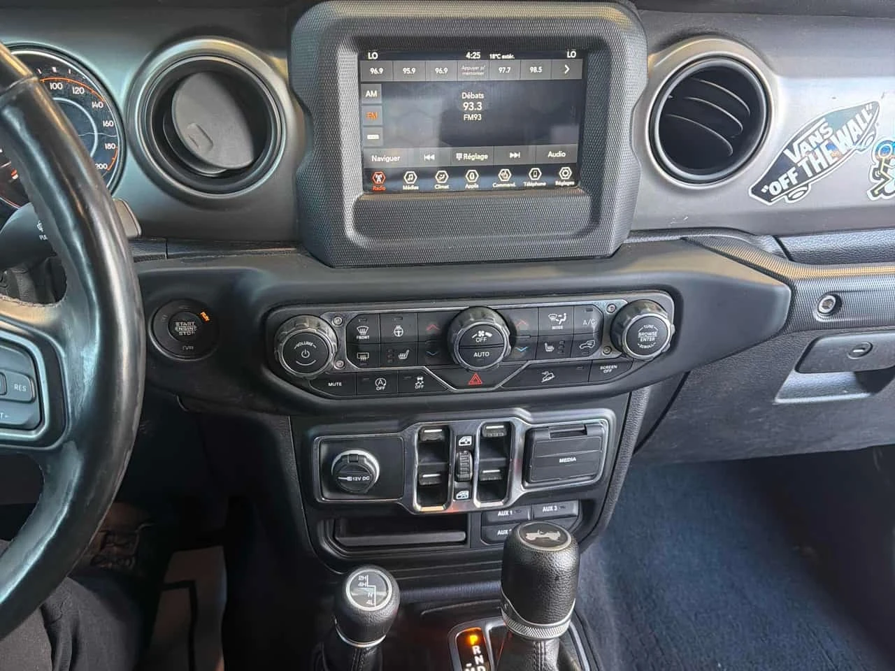 Jeep Wrangler * Unlimited Willys * CARFAX * ОПЦИЯ ЗА ФИНАНСИРАНЕ, снимка 9 - Автомобили и джипове - 56161900