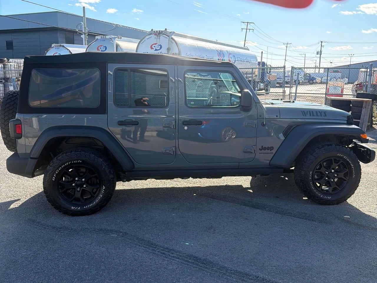 Jeep Wrangler * Unlimited Willys * CARFAX * ОПЦИЯ ЗА ФИНАНСИРАНЕ, снимка 3 - Автомобили и джипове - 56161900