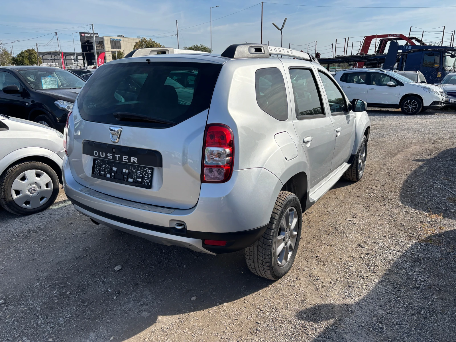 Dacia Duster 1.2 БЕНЗИН , снимка 4 - Автомобили и джипове - 56430573