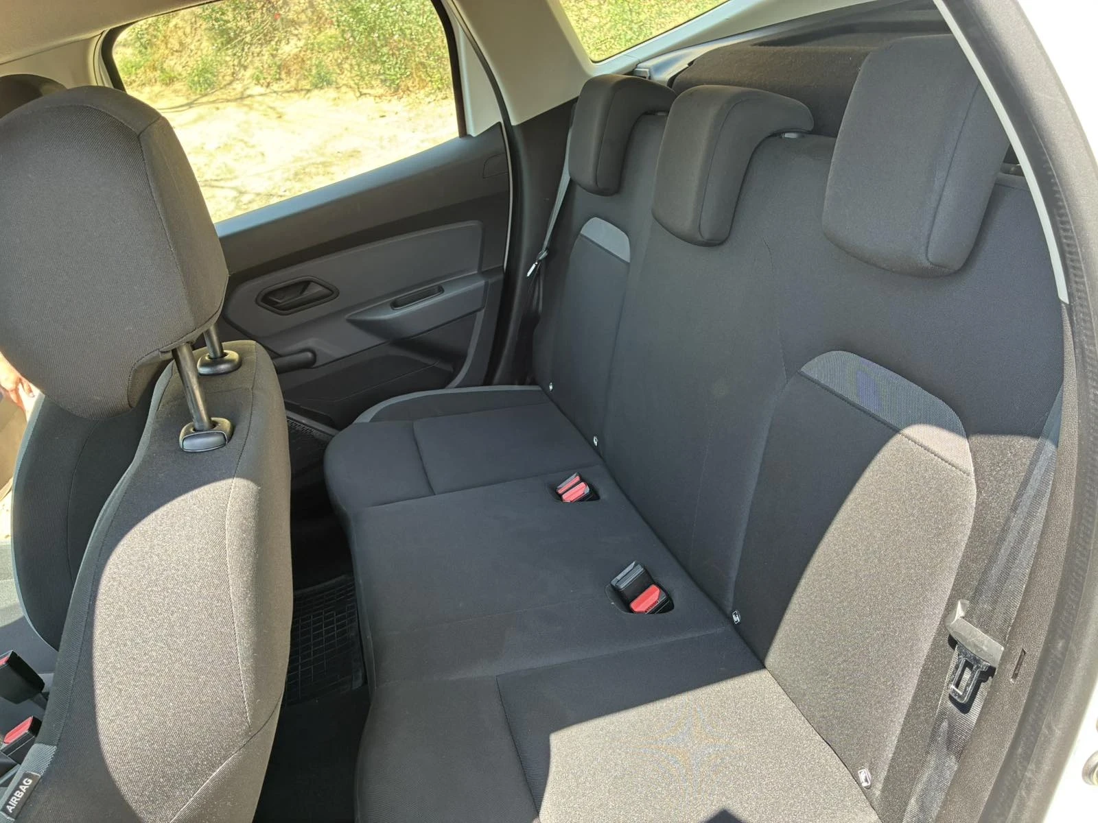 Dacia Duster, снимка 14 - Автомобили и джипове - 56537407