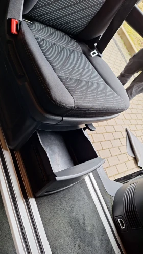 VW Multivan 2.0 TDI  6ск. 6+ 1, снимка 10