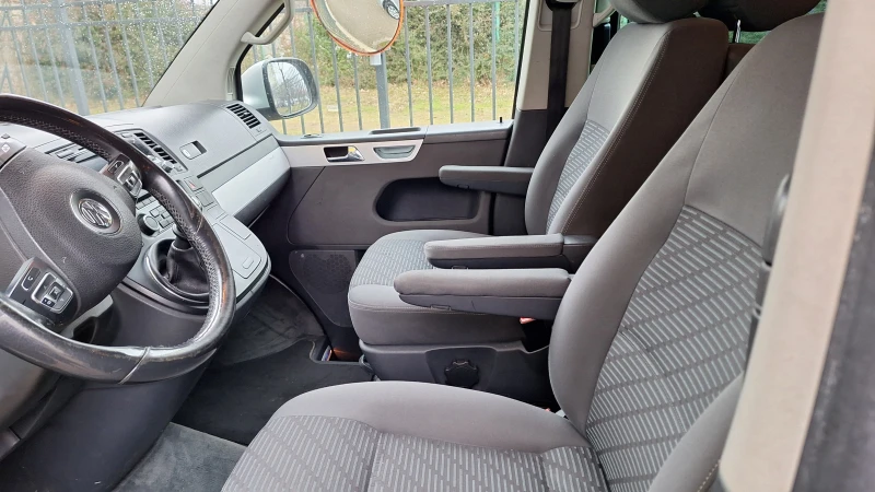 VW Multivan 2.0 TDI  6ск. 6+ 1, снимка 8 - Бусове и автобуси - 53301947