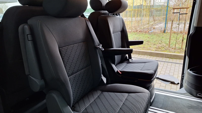 VW Multivan 2.0 TDI  6ск. 6+ 1, снимка 9 - Бусове и автобуси - 53301947