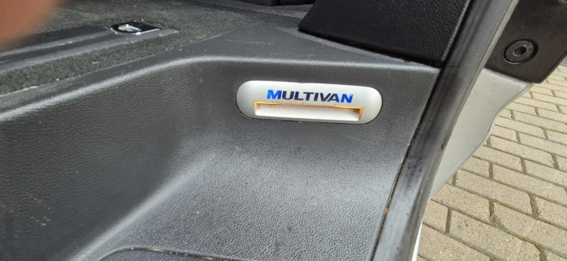 VW Multivan 2.0 TDI  6ск. 6+ 1, снимка 17 - Бусове и автобуси - 53301947