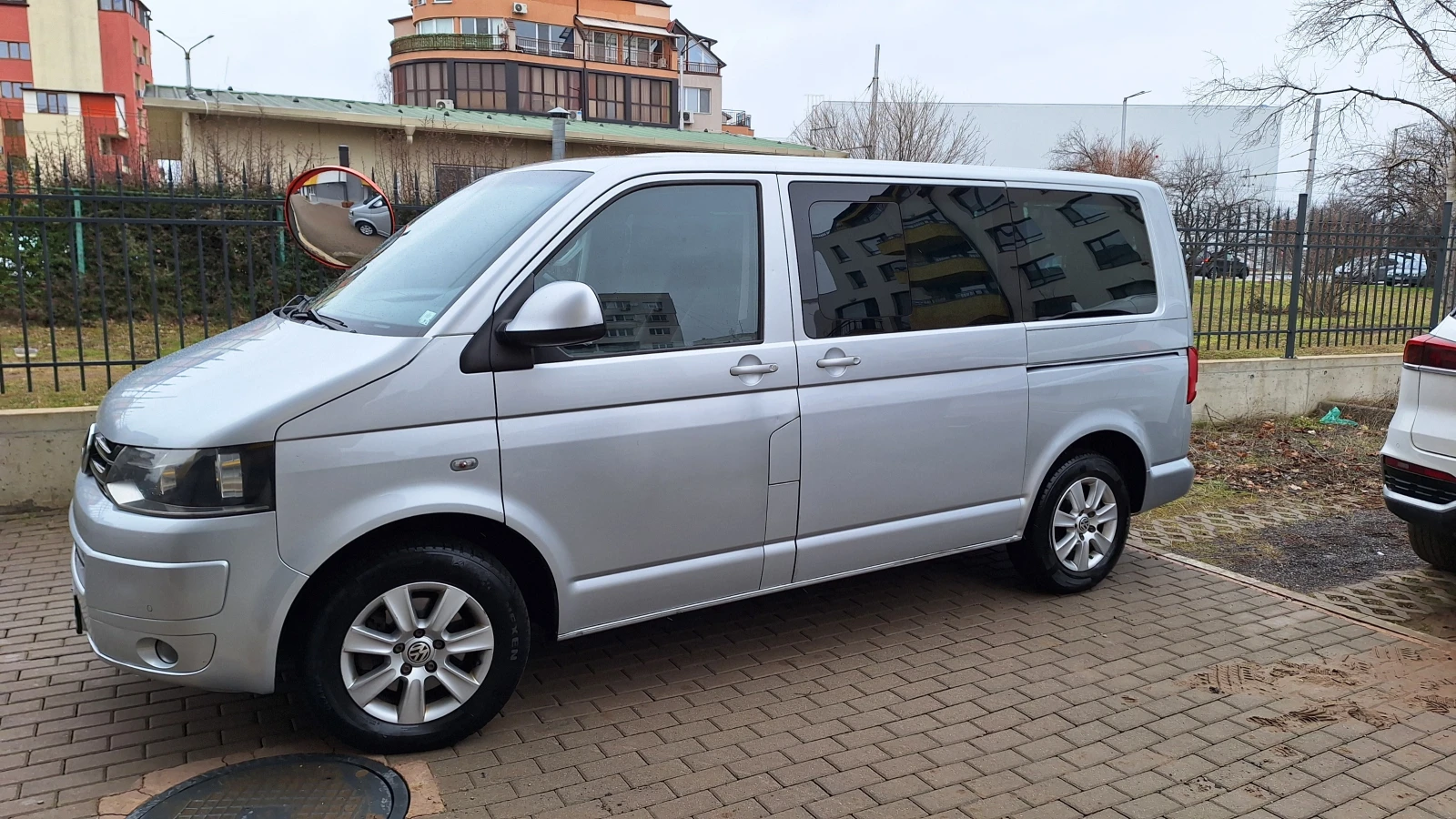 VW Multivan 2.0 TDI  6ск. 6+ 1 - изображение 6