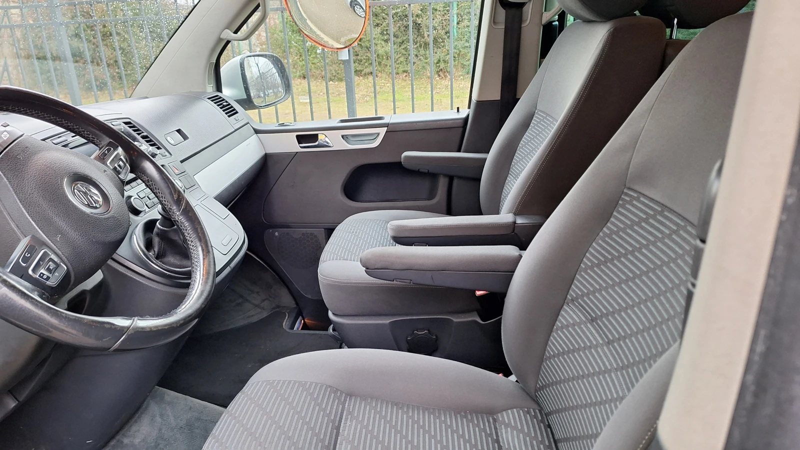 VW Multivan 2.0 TDI  6ск. 6+ 1 - изображение 8