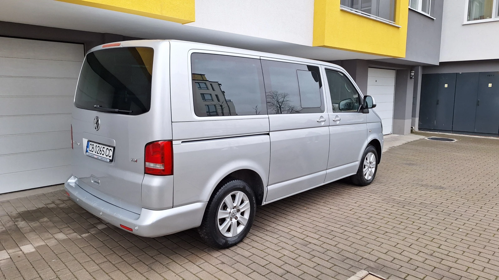 VW Multivan 2.0 TDI  6ск. 6+ 1 - изображение 4
