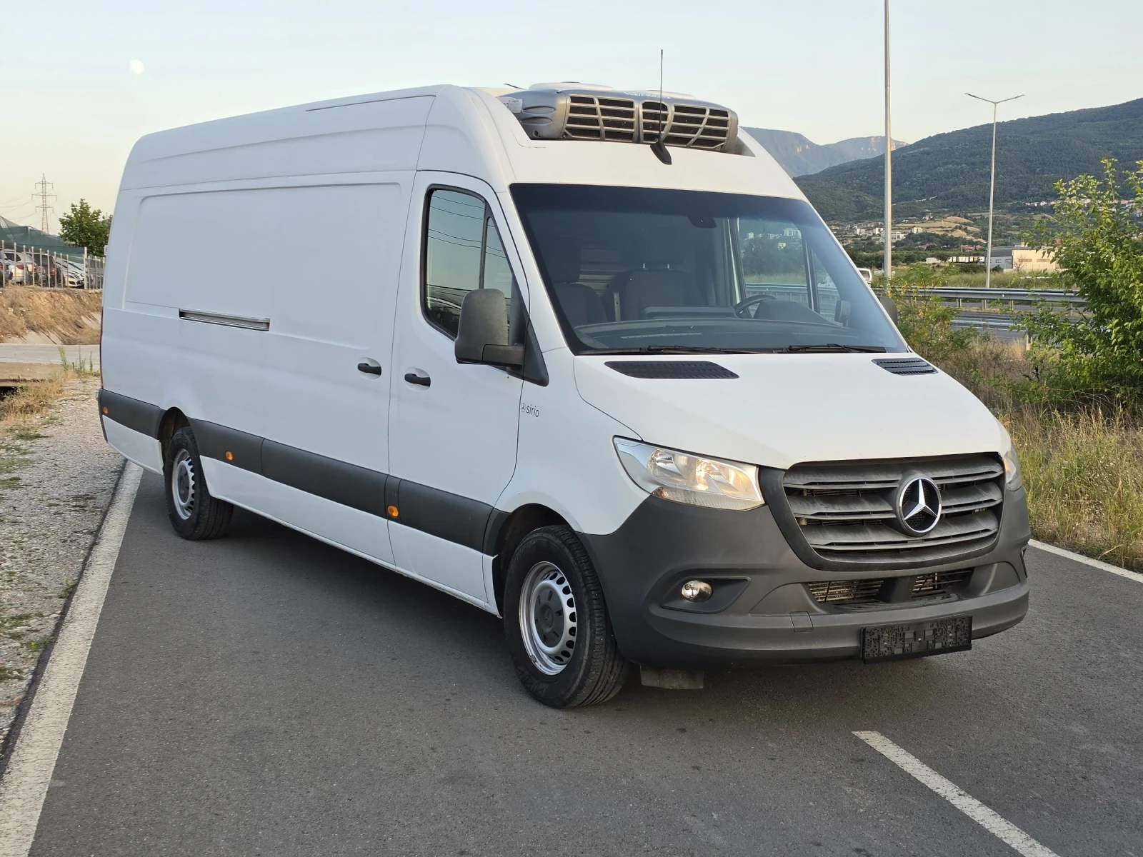 Mercedes-Benz Sprinter 319 319 ХЛАДИЛЕН, снимка 3 - Бусове и автобуси - 55426184