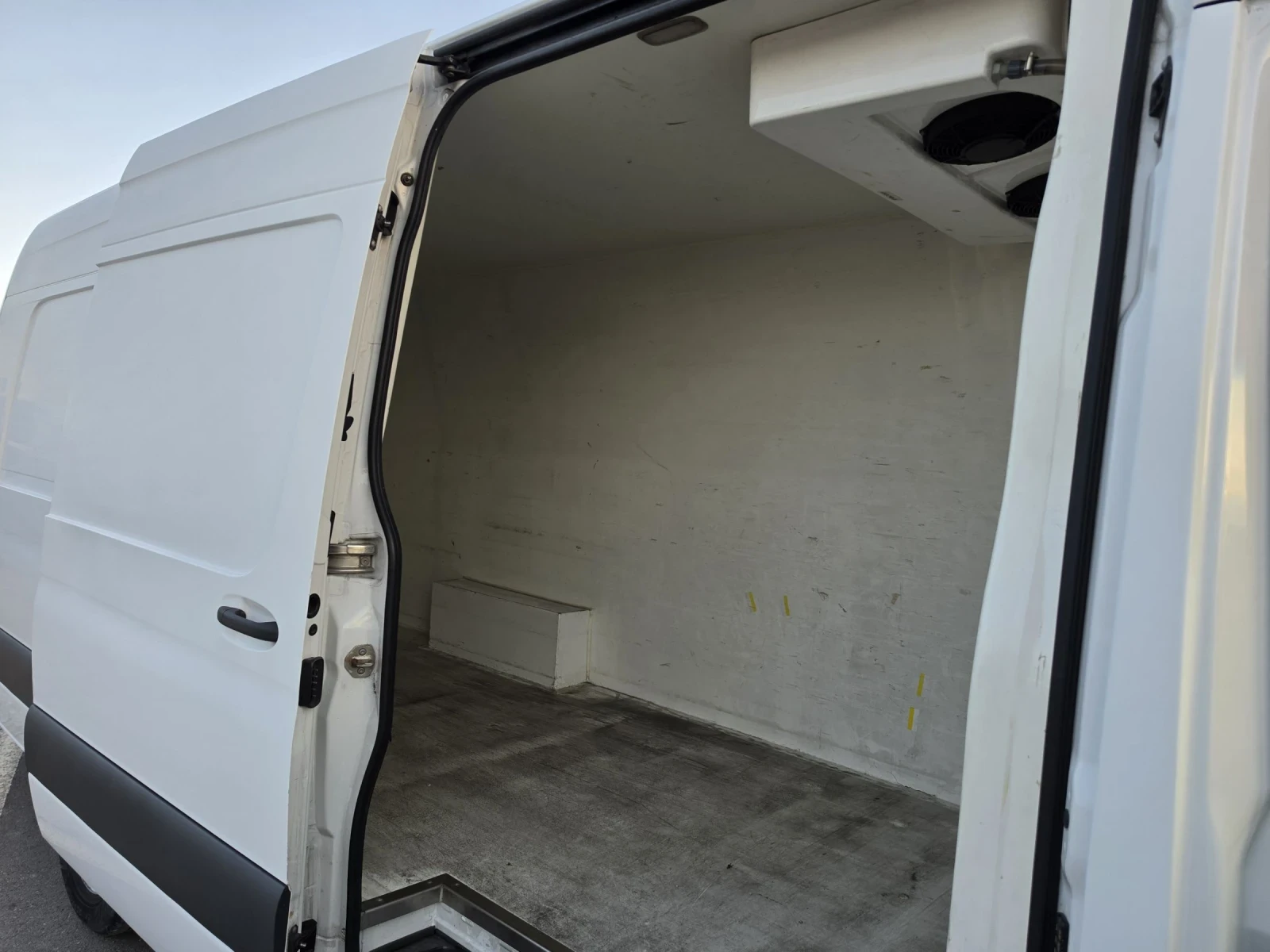 Mercedes-Benz Sprinter 319 319 ХЛАДИЛЕН, снимка 15 - Бусове и автобуси - 55426184