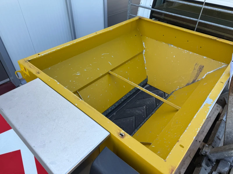 Iveco Daily Снегорин с Опесъчител 35 C 13 Категория &#34;Б&#34, снимка 16 - Камиони - 50520945