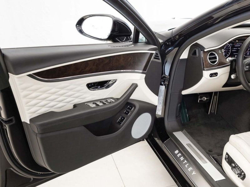 Bentley Flying Spur S Hybrid = Azure= Night Vision Гаранция, снимка 6 - Автомобили и джипове - 46384041
