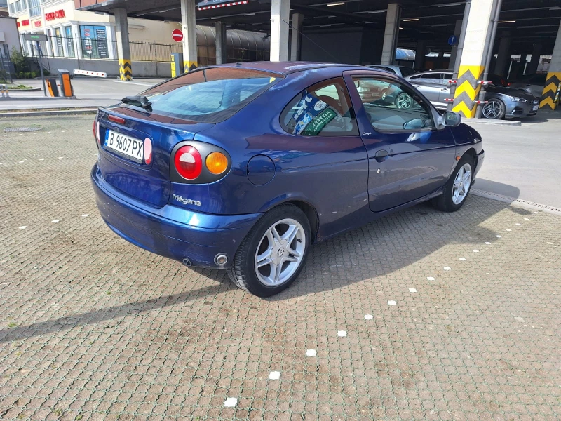 Renault Megane 1.6, снимка 15 - Автомобили и джипове - 47471132