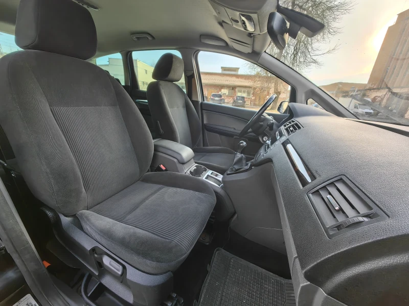 Ford C-max 2.0hdi 136ps, Ghia, 6 скорости, Отличен , снимка 11 - Автомобили и джипове - 47829057