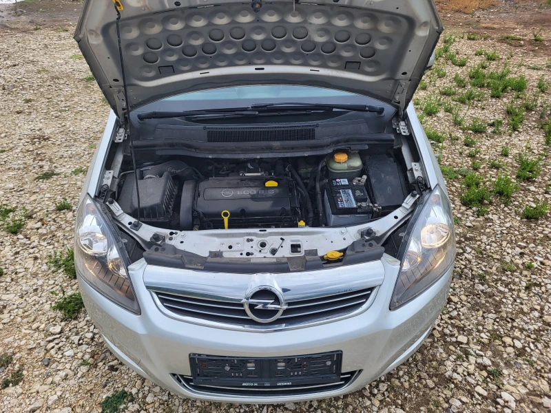 Opel Zafira 1.8i, снимка 14 - Автомобили и джипове - 51427922