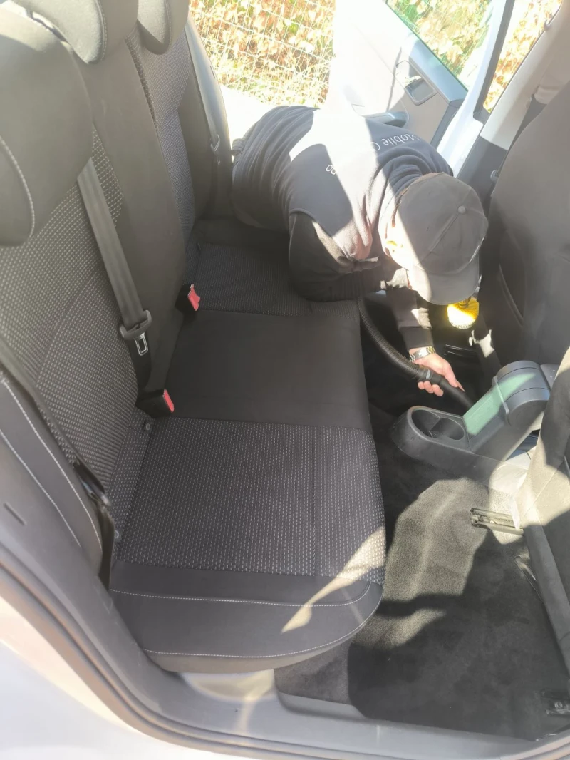 Skoda Rapid 1.2 TSI, снимка 14 - Автомобили и джипове - 53191866