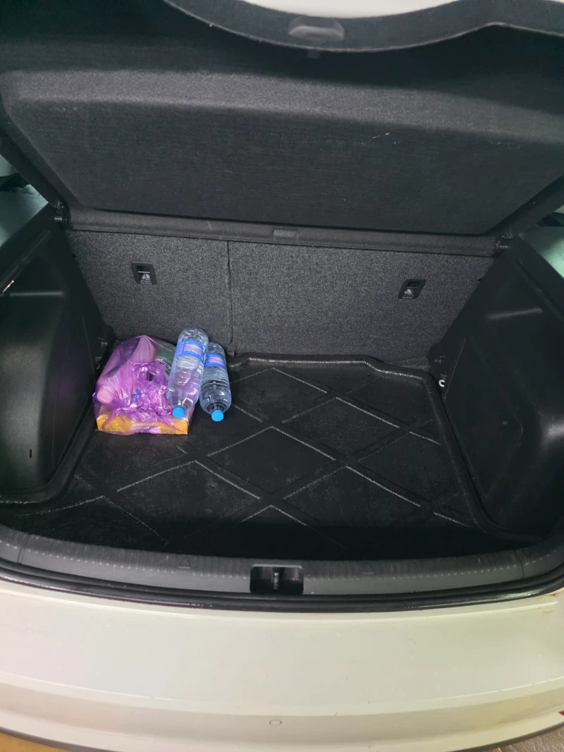 Skoda Rapid 1.2 TSI, снимка 12 - Автомобили и джипове - 53191866