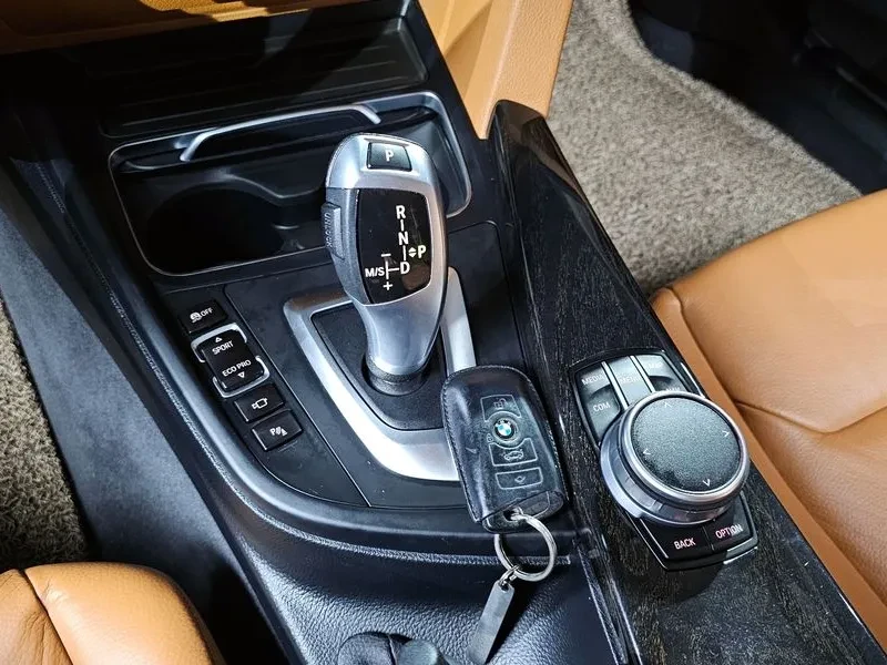 BMW 320 d, снимка 9 - Автомобили и джипове - 55144795