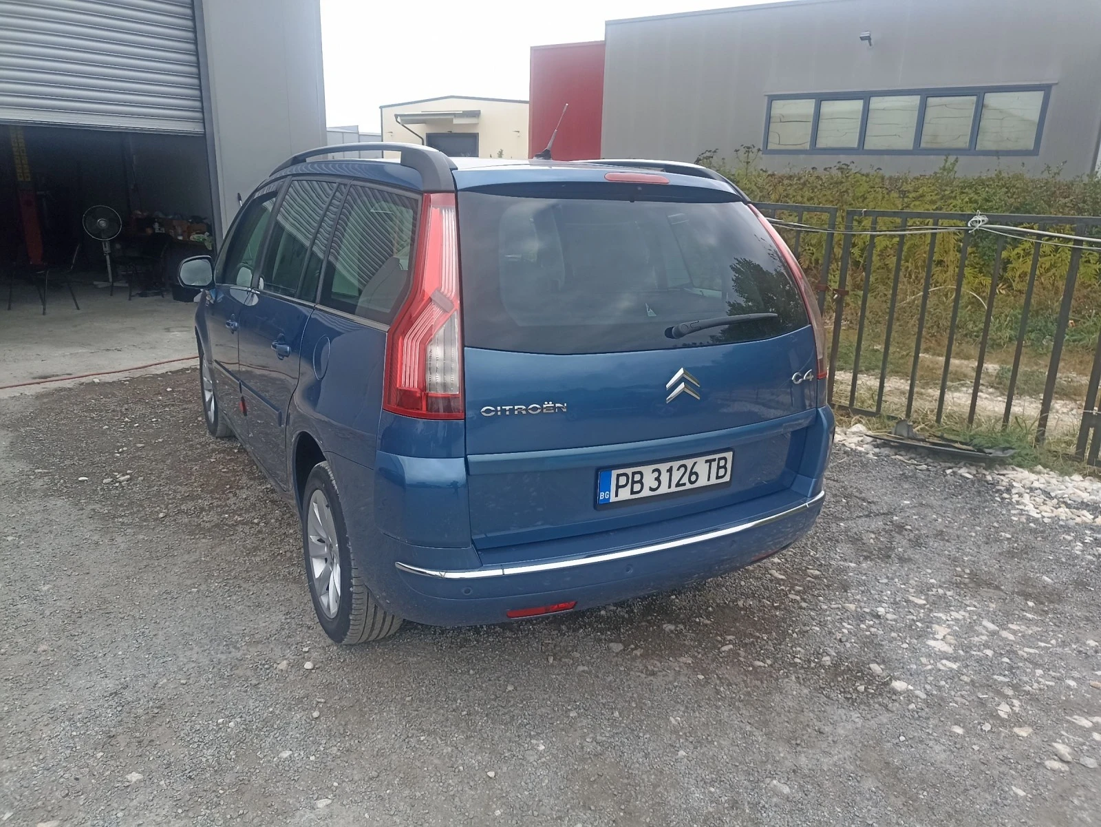 Citroen C4 Picasso 2, 0 HDI 6+ 1 - изображение 3