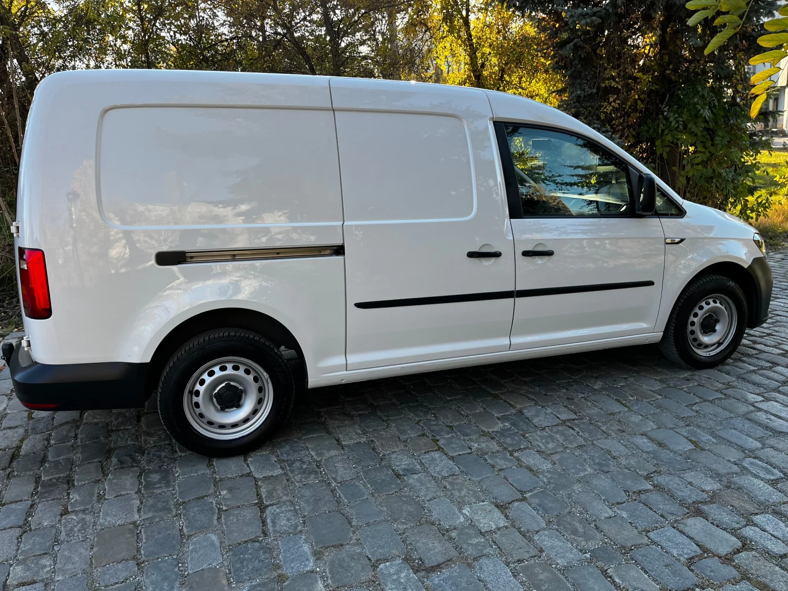 VW Caddy 2.0TDI MAXI  - изображение 8