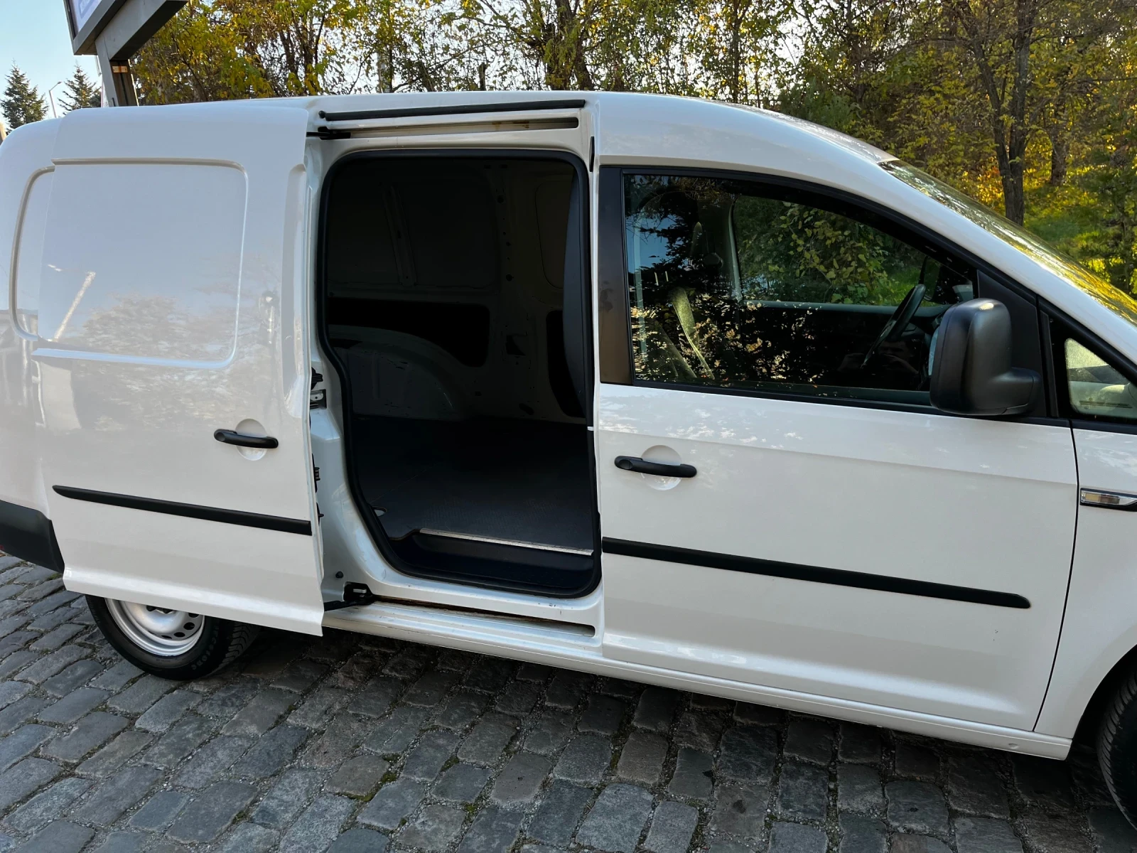 VW Caddy 2.0TDI MAXI  - изображение 9