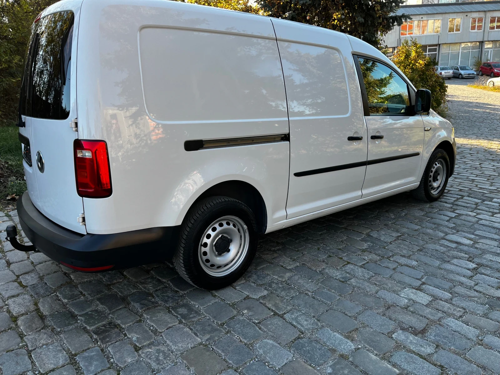 VW Caddy 2.0TDI MAXI  - изображение 3