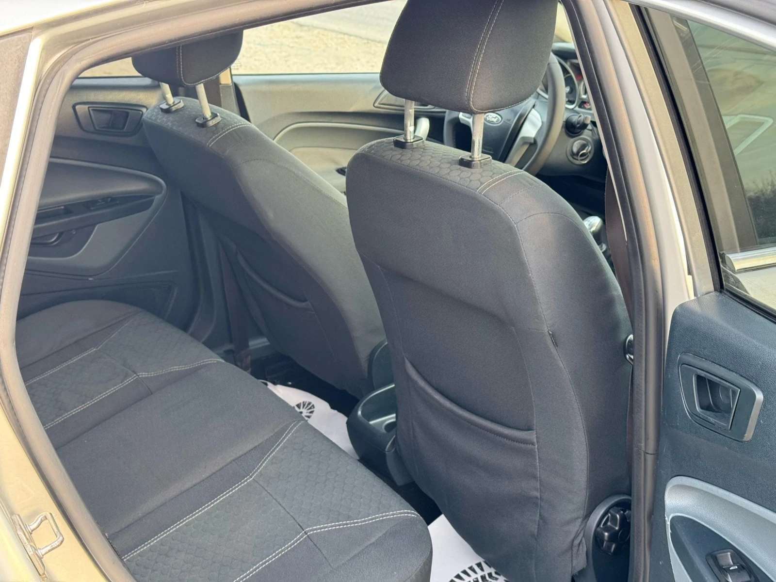 Ford Fiesta 1.4TDCI 70к.с ЛИЗИНГ | Mobile.bg — изображение 12