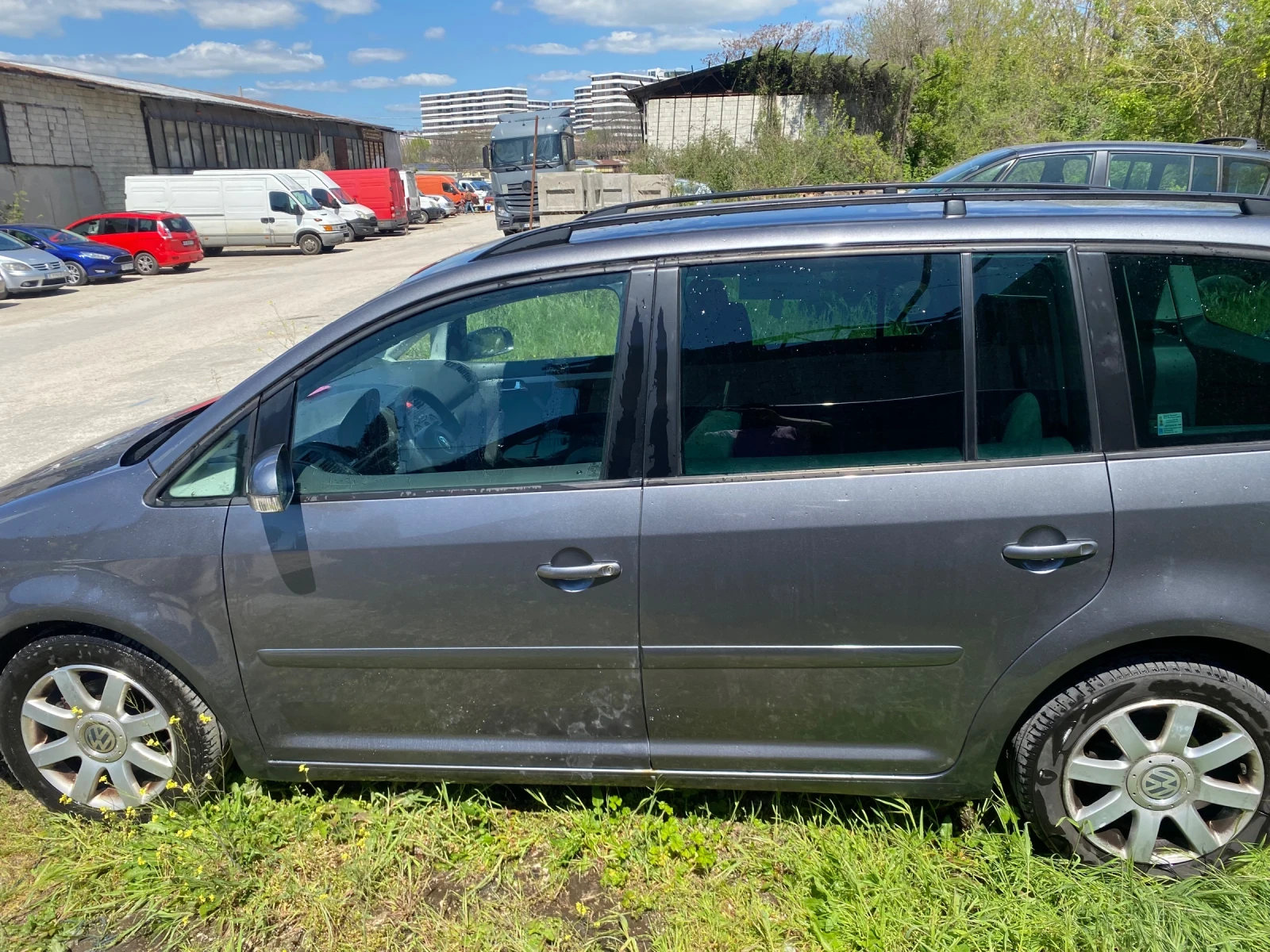 VW Touran  - изображение 2