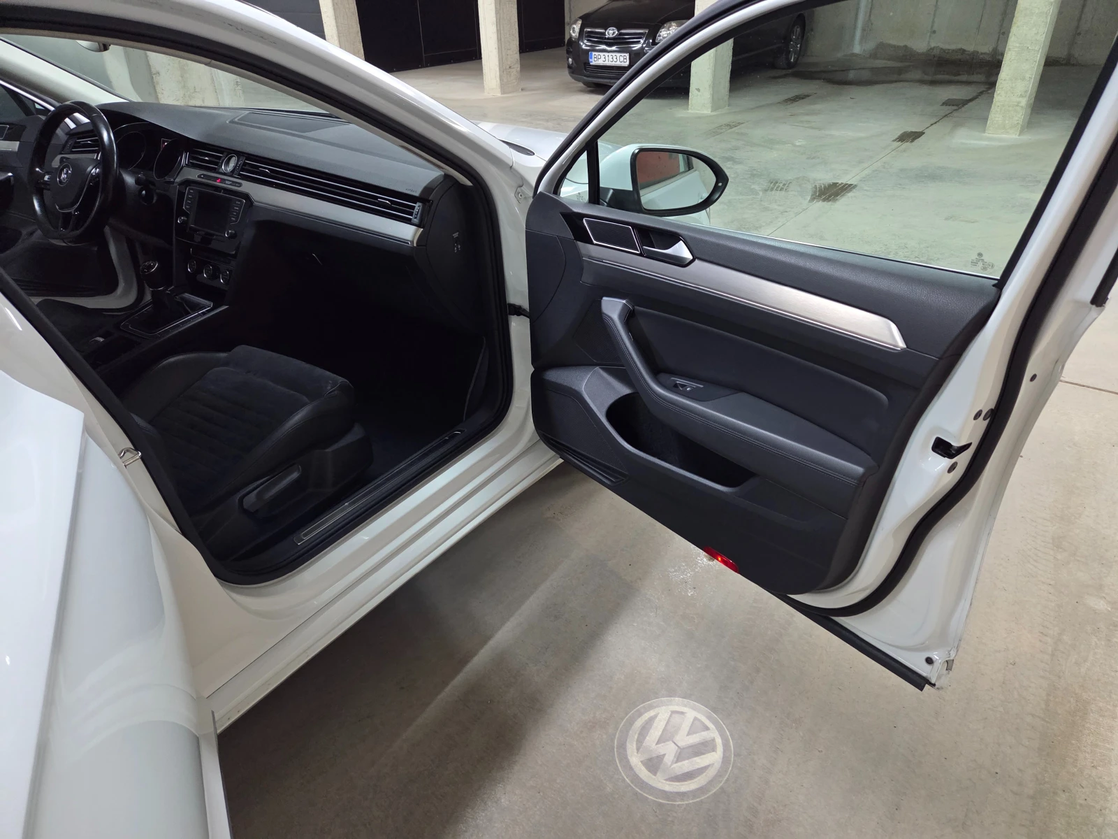 VW Passat Highline, снимка 14 - Автомобили и джипове - 53846907