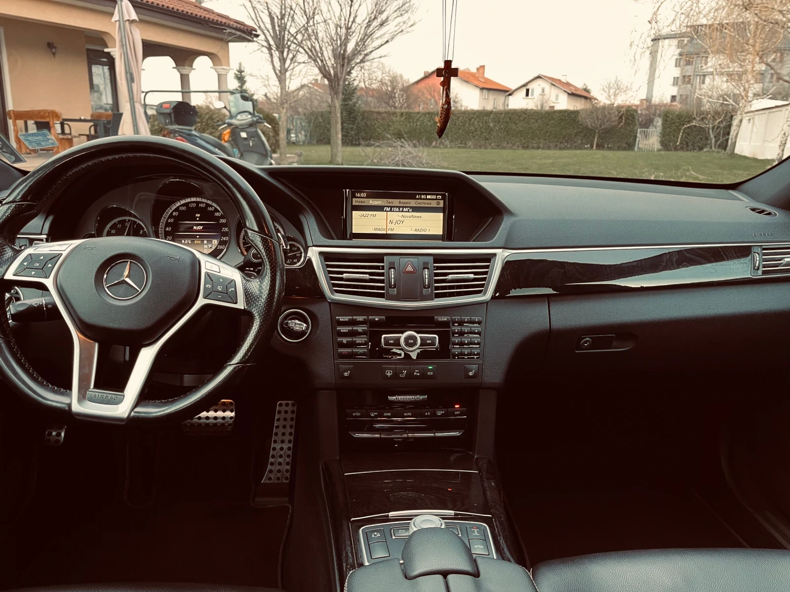 Mercedes-Benz E 350 AMG Line Avantgarde, снимка 6 - Автомобили и джипове - 53963232