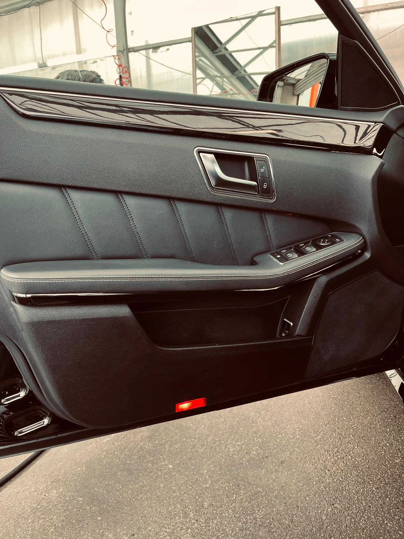 Mercedes-Benz E 350 AMG Line Avantgarde, снимка 14 - Автомобили и джипове - 53963232