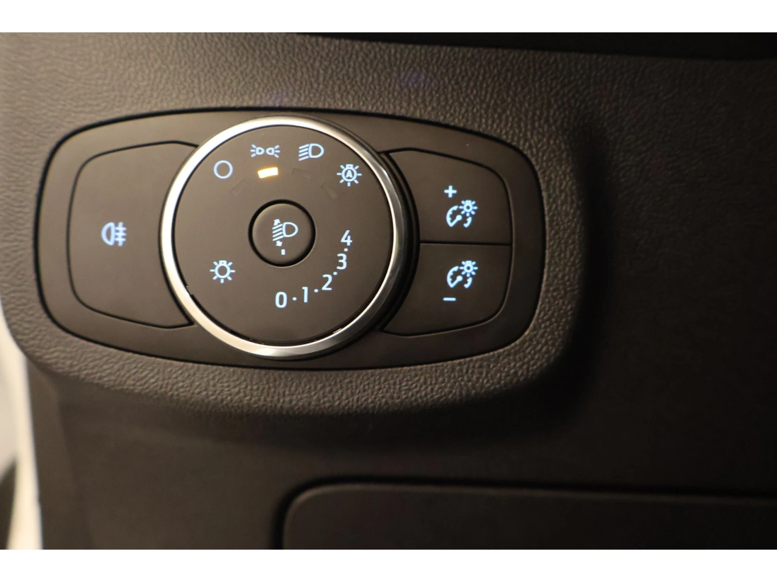 Ford Fiesta EcoBoost Titanium, снимка 10 - Автомобили и джипове - 54037673